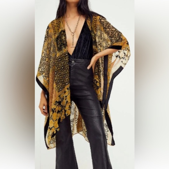 Free People Other - Free people X All Tous burnout velvet Bohemian Kimono one size NWOT